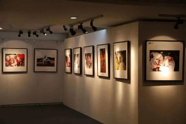 神秘与多元化的视觉之旅 | 探讨阿拉伯国家摄影特点及发展趋势 DM_20240411220656_020.jpg
