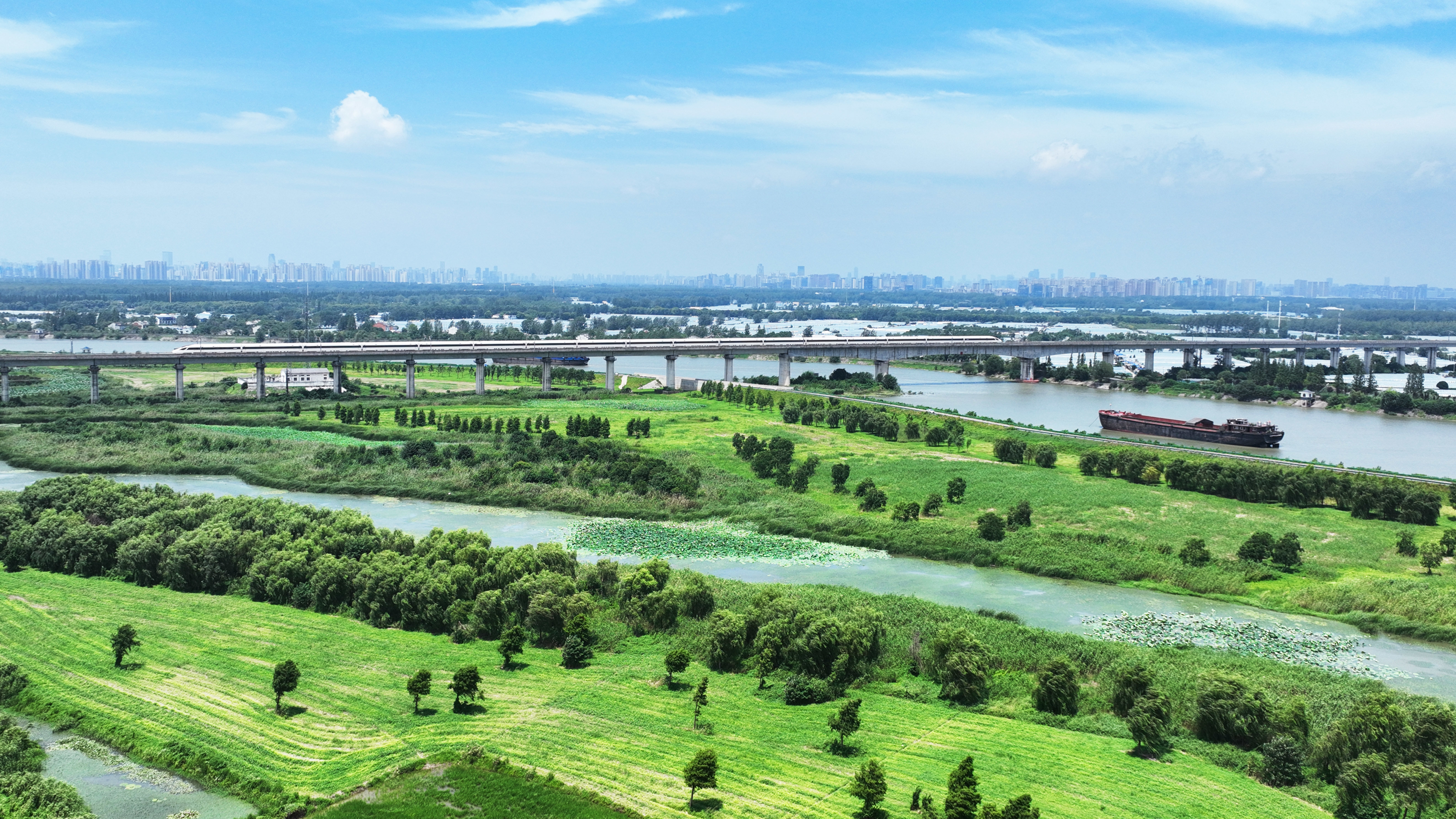 合肥市:生态湿地 和谐共生